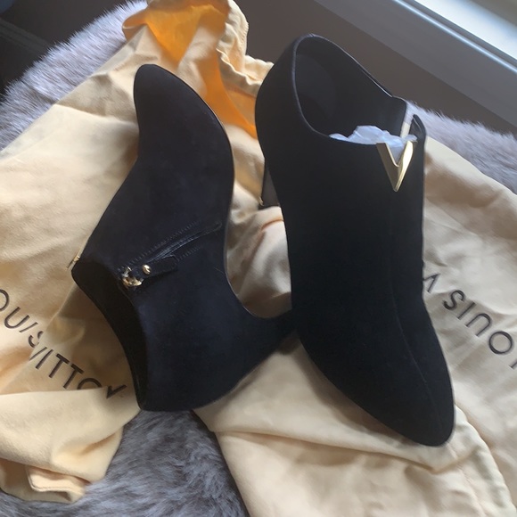 Louis Vuitton - Picture 2 of 10